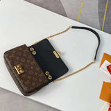 Handle and strap detail of premium structured women's handbag – women's luxury handbag