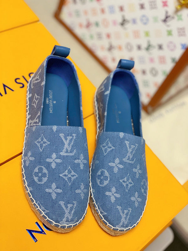 Front view of Louis Vuitton luxury piece style No.112