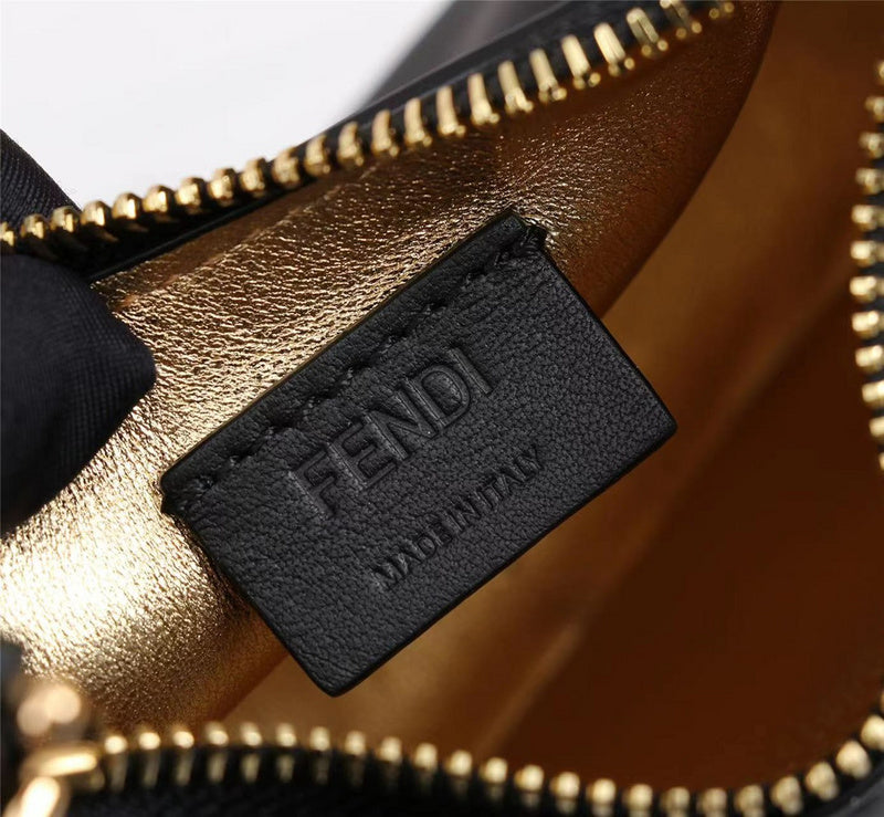Ziva's Charm handbag – detail view (Standard Size)