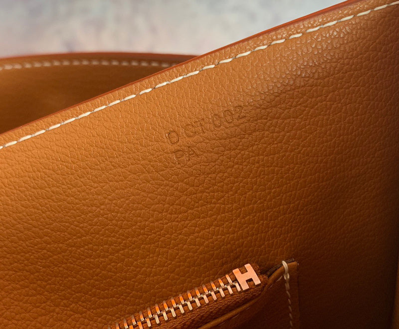 Sleek bag women's premium everyday handbag