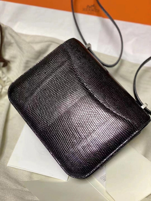  Essential crossbody bag front view 13