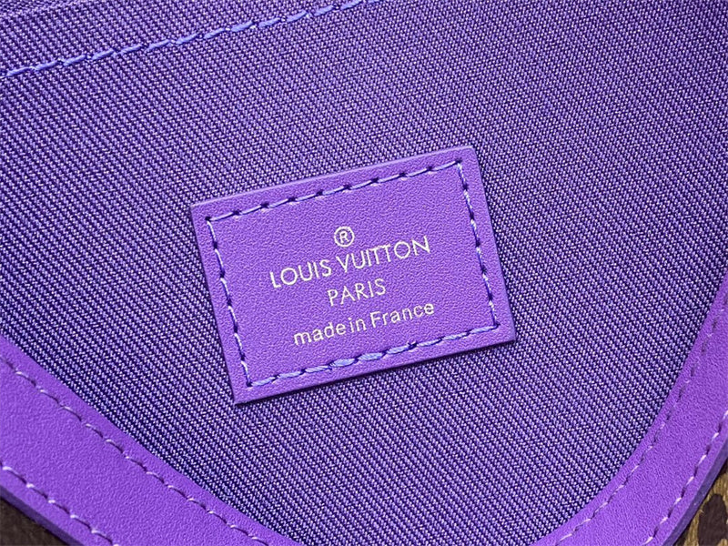  satchel close-up of hardware and finish 11