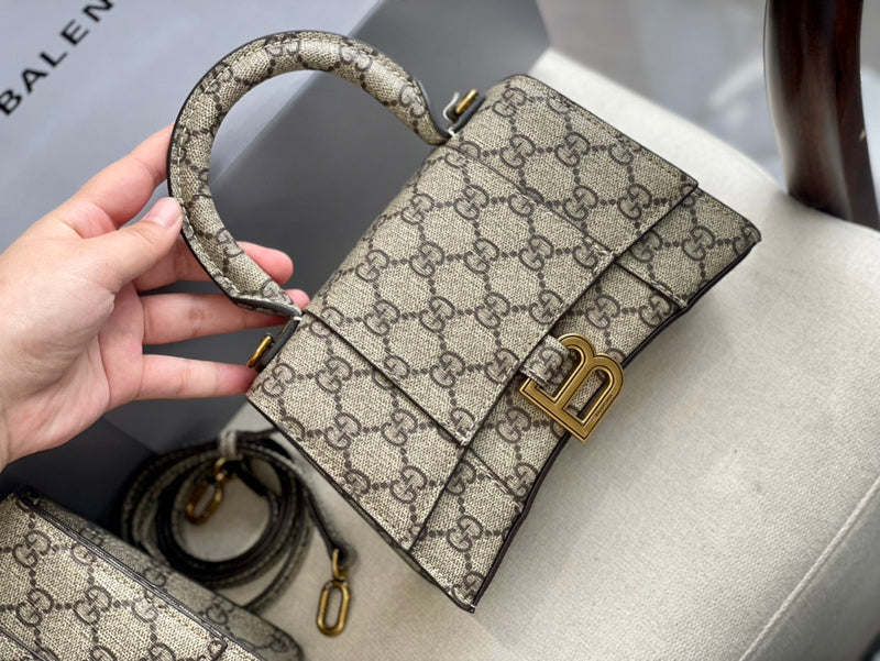 Ziva's Charm handbag – interior view (one versatile size)