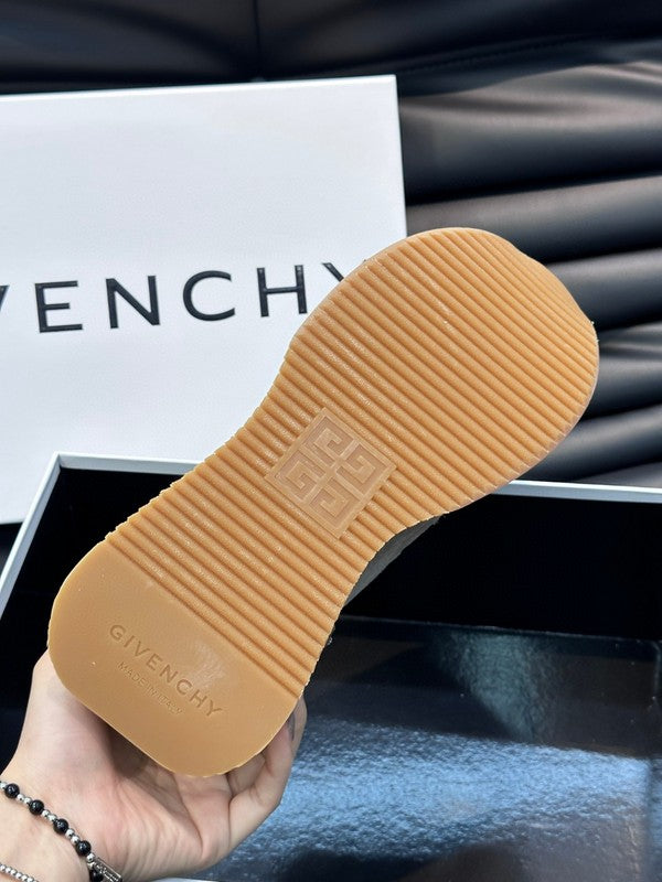 Givenchy shoes Style 126 - sole and craftsmanship detail