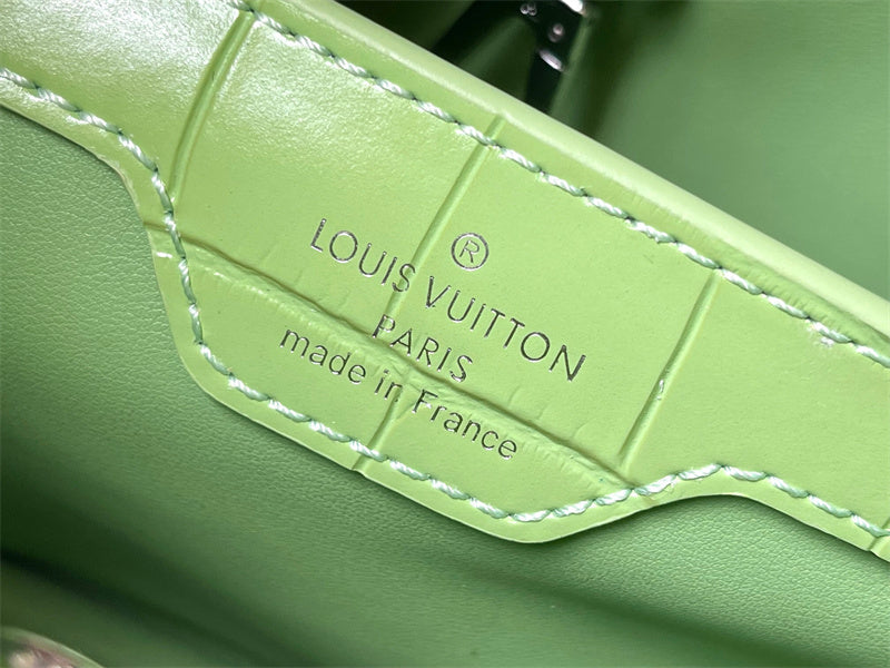  timeless everyday bag detail view showing craftsmanship