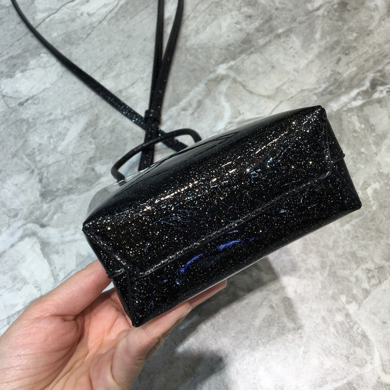 Effortless Vegan Leather Handbag - Understated Luxury Look | Women's Luxury Handbag #1059 - hardware and detail close-up (image 5) of designer-inspired handbag