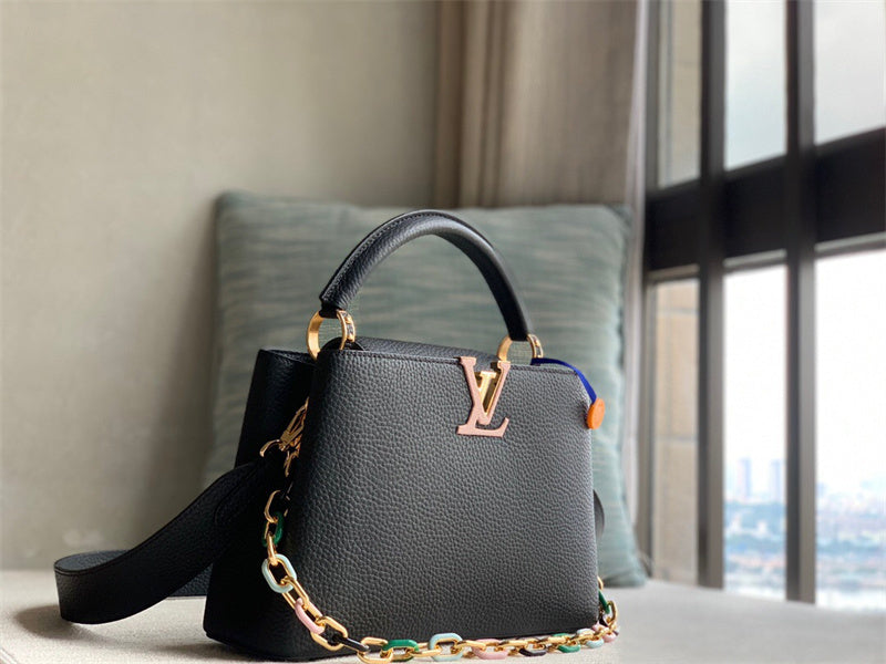  structured bag interior and compartment view