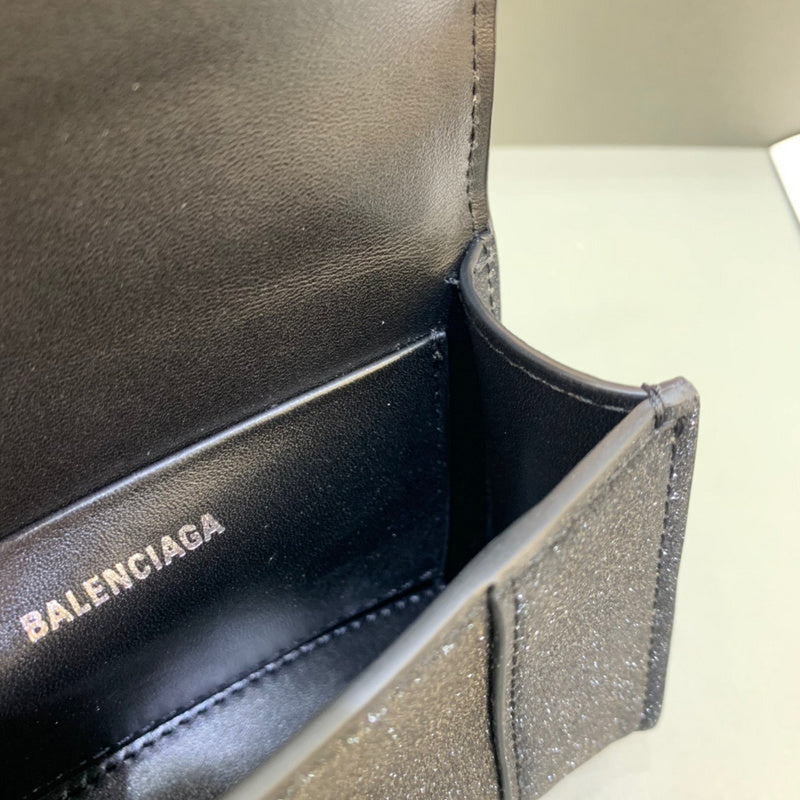 Sleek Premium PU Leather Handbag - Signature Hardware Accents | Women's Everyday Carry Handbag #483 - texture close-up (image 9) of designer-inspired handbag