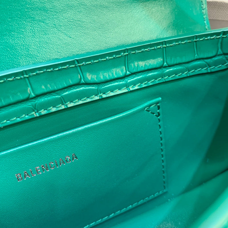 Sophisticated Faux Leather Handbag - Signature Hardware Accents | Women's Designer-Inspired Purse #440 - texture close-up (image 9) of designer-inspired handbag