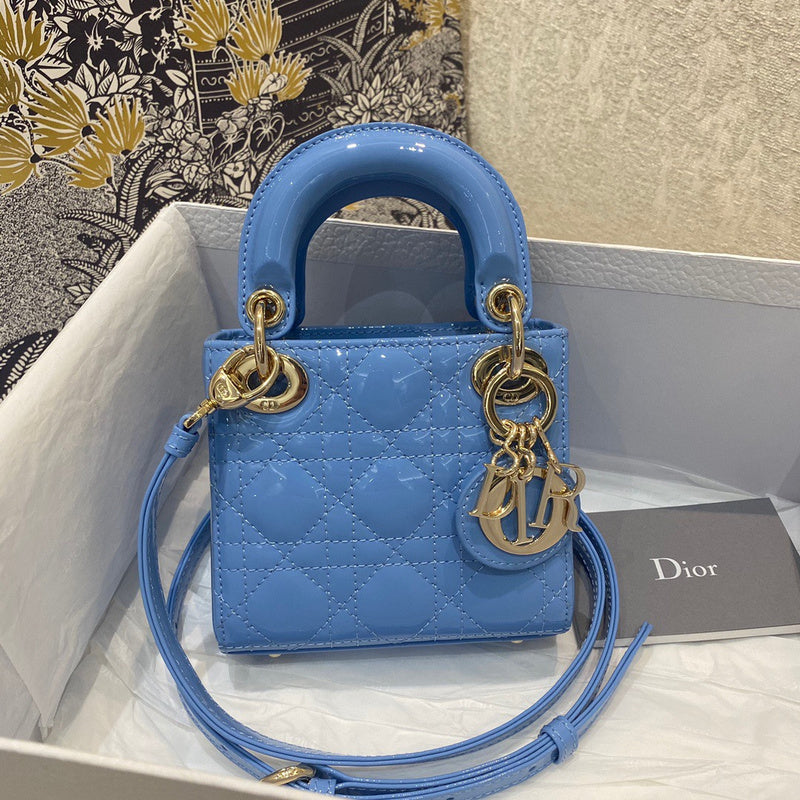 Side profile of everyday-luxe elevated women's handbag – women's everyday handbag