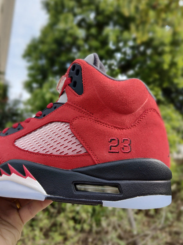 Nike Men's & Women's Designer Lifestyle Shoes — Style 212 angle view