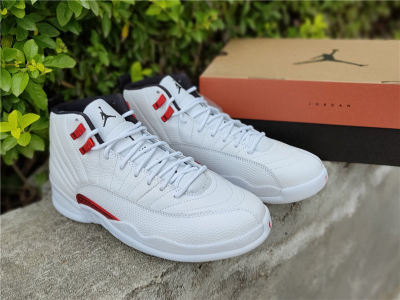 Nike Men's & Women's Designer Low-Top Shoes — Style 173 hardware detail