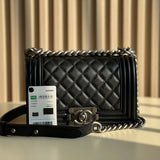  women's handbag, mid design, view 1