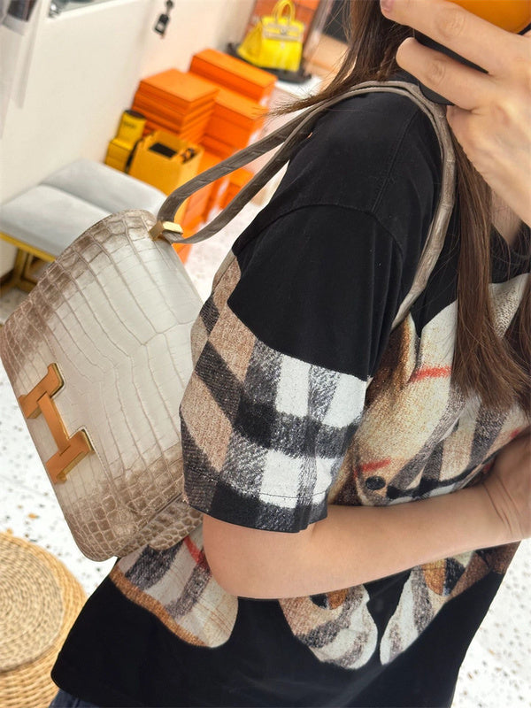  timeless tote bag styled with outfit