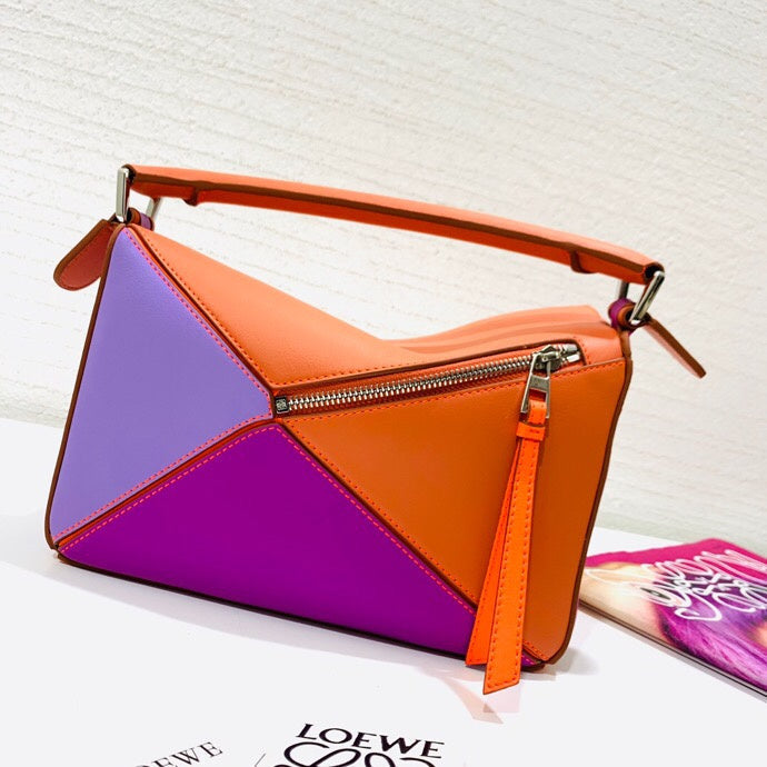 Ziva's Charm handbag – detail view (24cm*16cm*10cm)