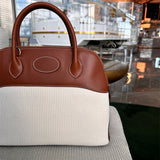  shoulder bag interior and compartment view