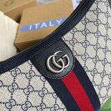 Handle and strap detail of everyday-luxe premium women's handbag – women's everyday handbag