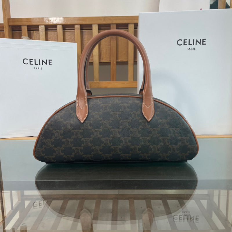 Styled lifestyle shot of chic statement women's handbag – women's everyday handbag