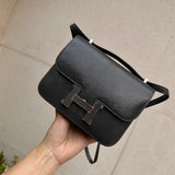  shoulder bag interior and compartment view