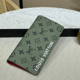  Tailored crossbody bag front view