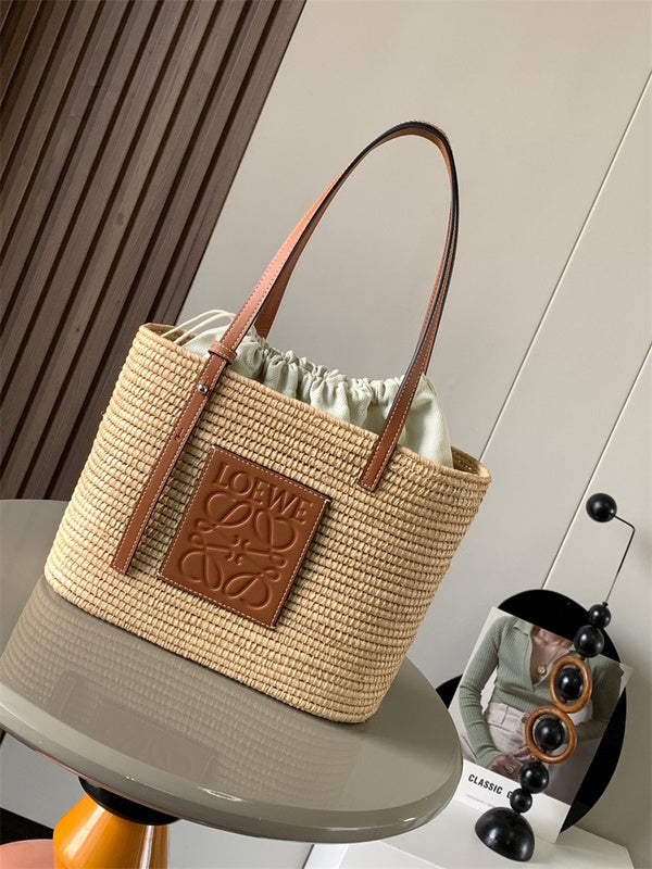 Ziva's Charm handbag – front view (27cm*20cm*10cm)