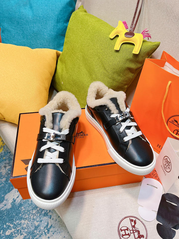 Hermes shoes Style 256 - logo and branding close-up