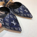 Louis Vuitton shoes Style 208 - top view showing design