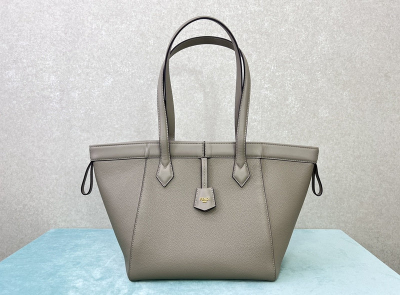 Ziva's Charm handbag – front view (15cm*18.5cm*18cm)