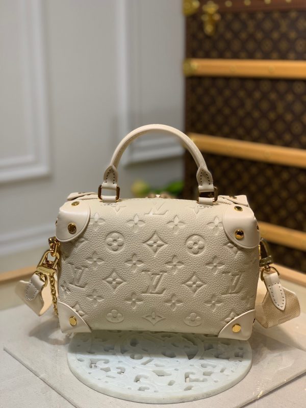 Close-up detail of premium polished women's handbag – women's designer-style accessory