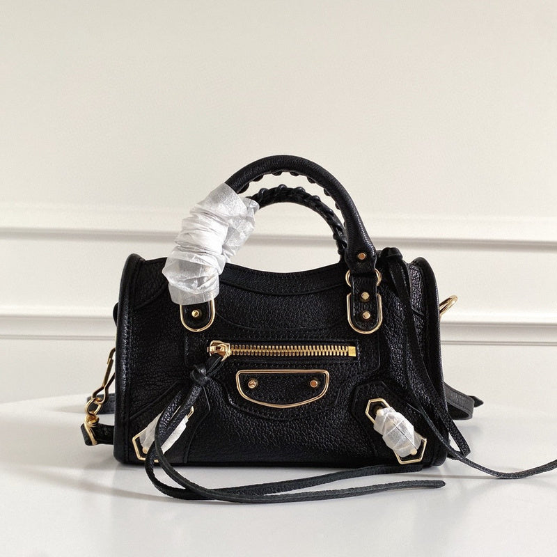 Zivas Charm Effortless Elegance Statement Handbag (Statement-Ready Design) – Lifestyle Shot