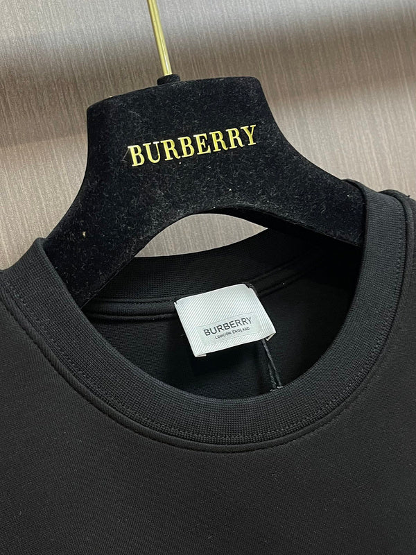 Texture and finish detail of Burberry luxury piece style No.439