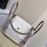  Effortless carryall bag front view 7