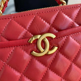 Zivas Charm Streamlined Design Fashion Handbag (Elevated Daily Companion) – Close-Up Detail
