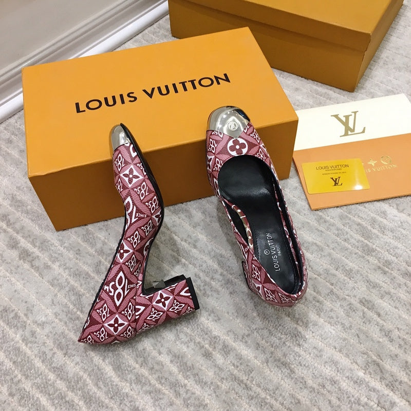 Louis Vuitton Tan Block Heel Pumps - Close-Up Texture View