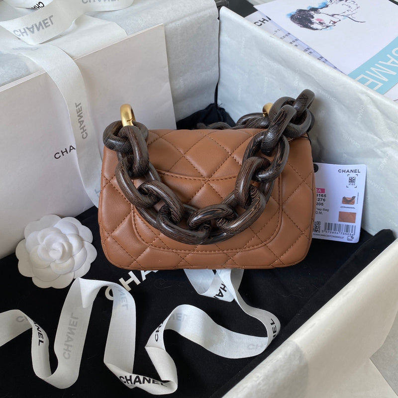 Ziva's Charm handbag – close-up view (one versatile size)