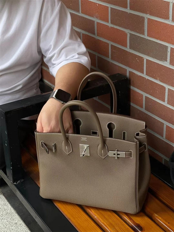  tote bag interior and compartment view