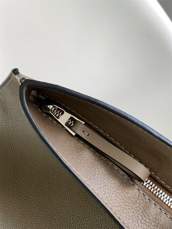 Ziva's Charm handbag – side angle view (47cm*25cm*17cm)