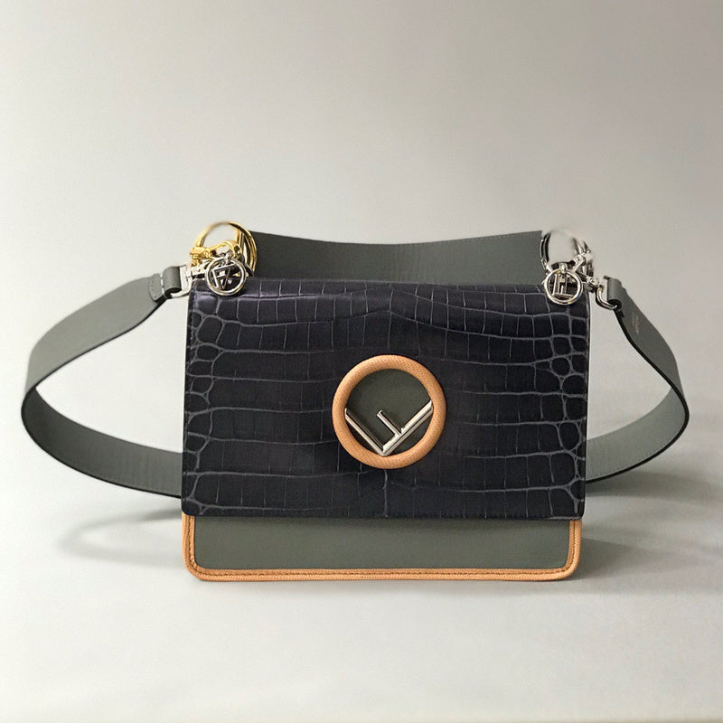 Ziva's Charm handbag – close-up view (Standard Size)