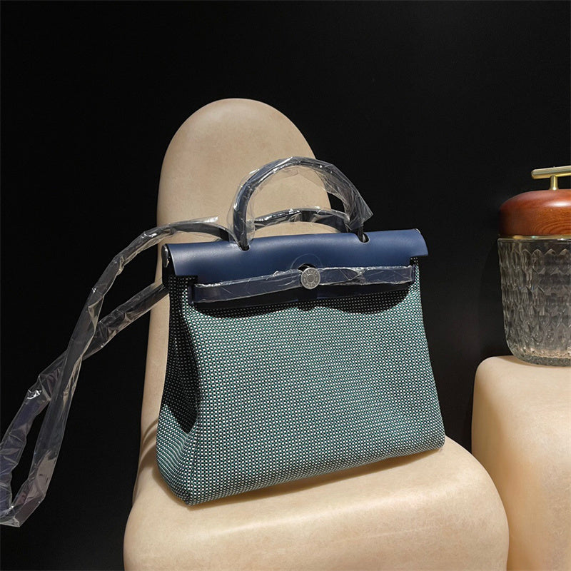  smart everyday bag styled with outfit