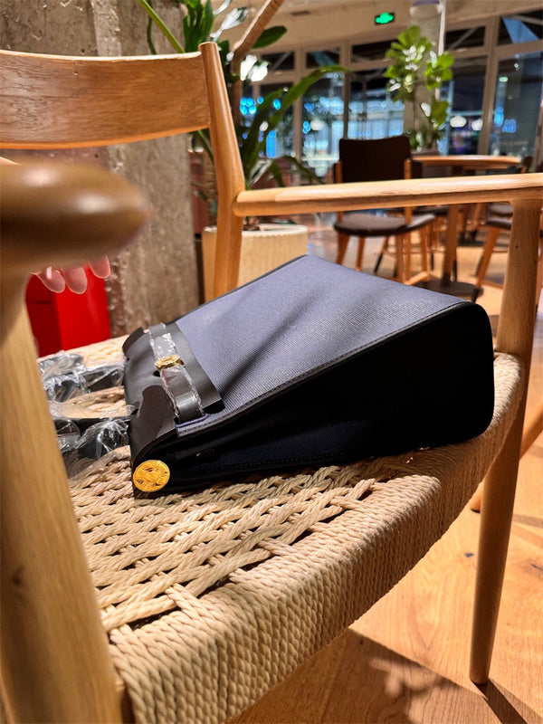  everyday handbag styled with outfit