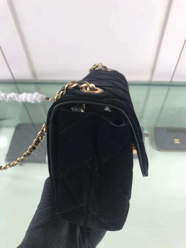 Zivas Charm Understated Luxury Fashion Handbag (Designer-Inspired Craftsmanship) – Styled Look