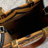 Ziva's Charm handbag – product shot (6.5cm*13cm*18cm)