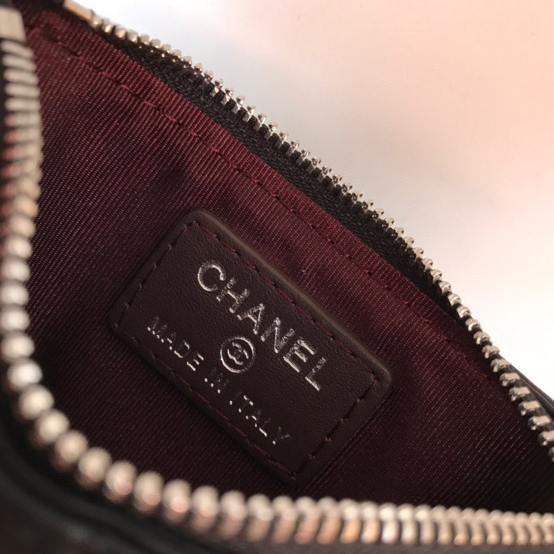 Zivas Charm Refined Structure Everyday Handbag (Polished Everyday Piece) – Detail View