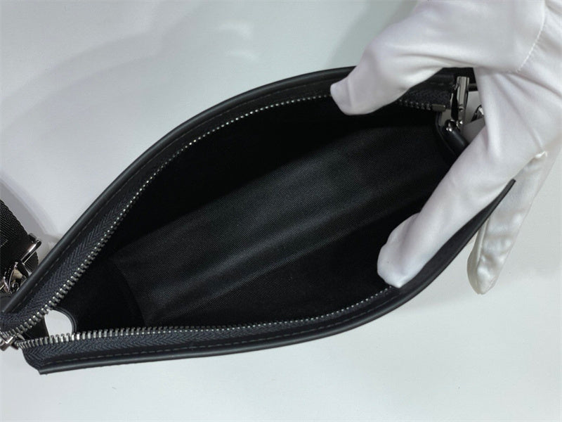  carryall bag interior and compartment view