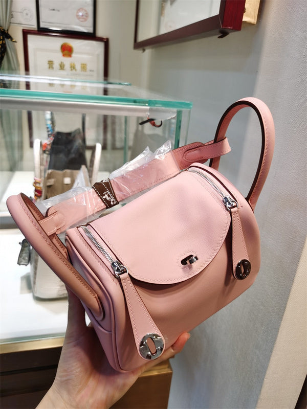  handbag interior and compartment view 9