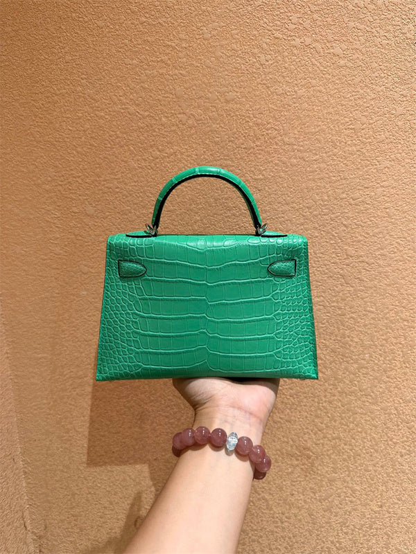  signature handbag detail view showing craftsmanship 8