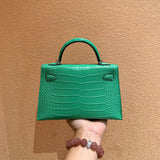  signature handbag detail view showing craftsmanship 8