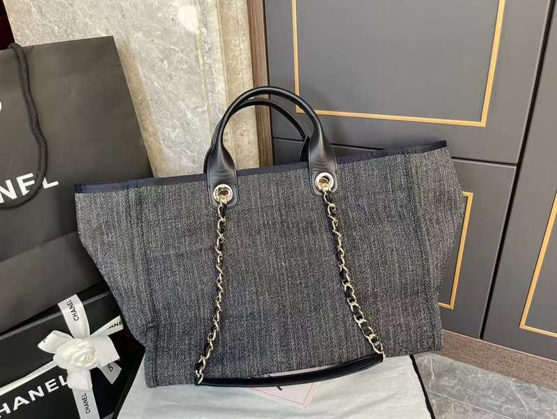 Zivas Charm Versatile Design Everyday Handbag (Statement-Ready Design) – Interior View