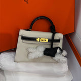  shopper bag interior and compartment view 9