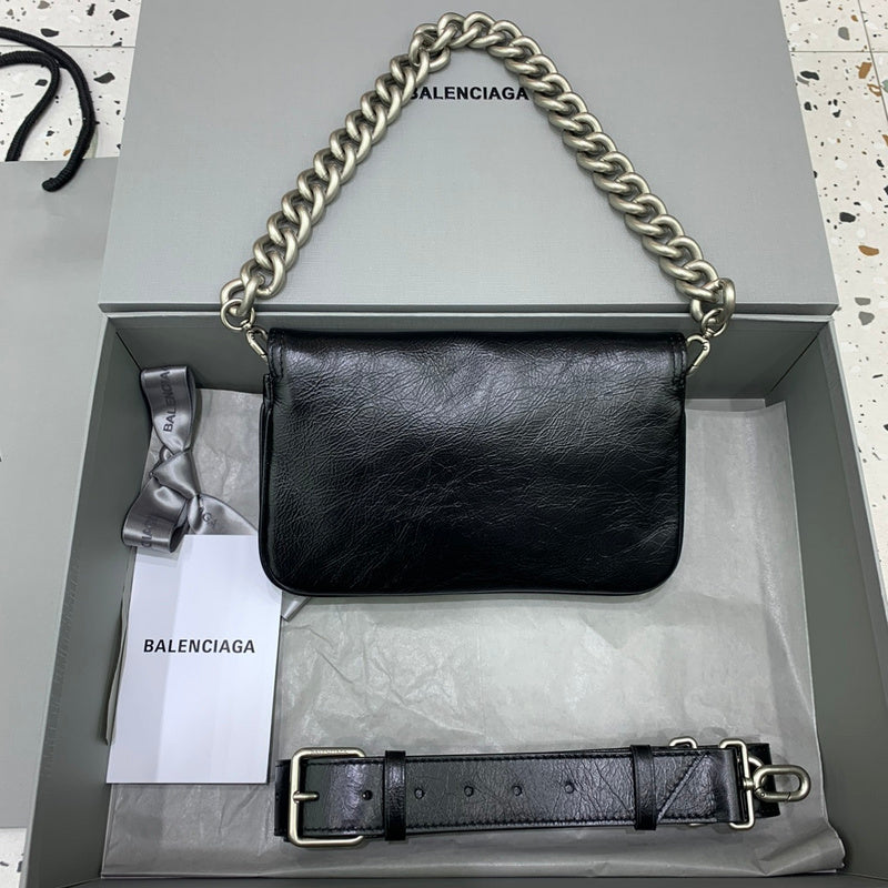 Zivas Charm Refined Everyday Style Statement Handbag (Elevated Daily Companion) – Lifestyle Shot